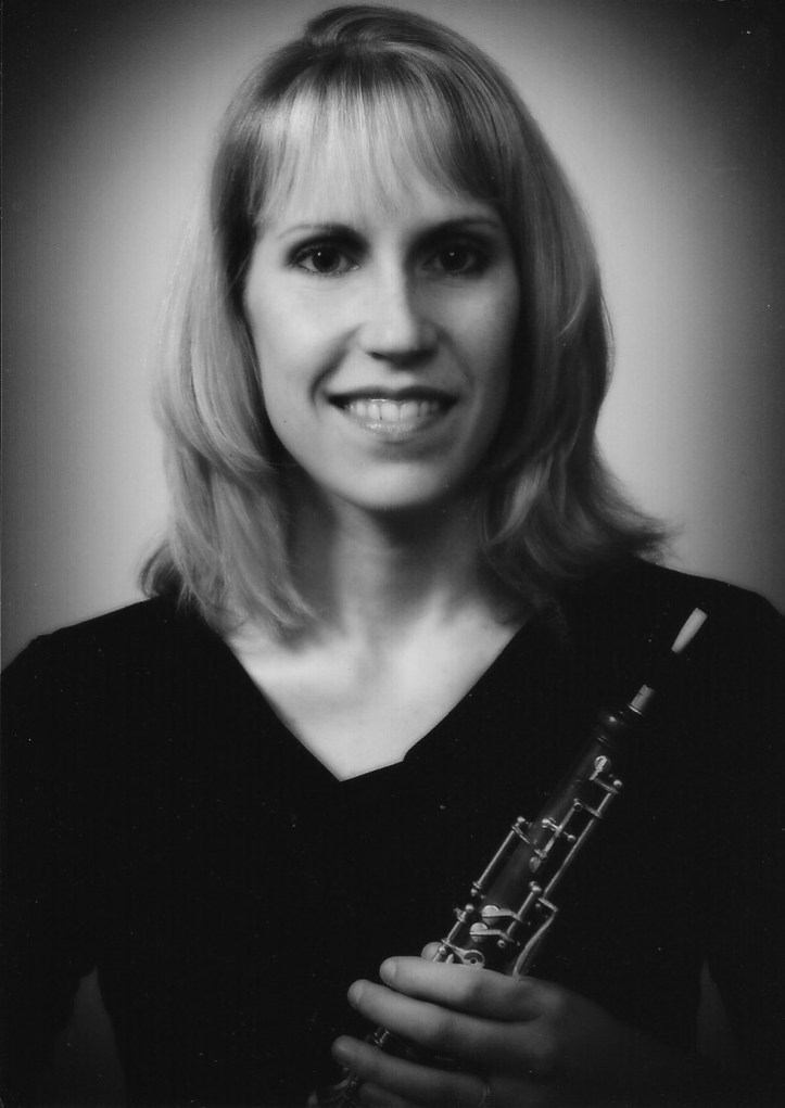 Erin-Gittelsohn-Black-White-e1413605178426-725x1024